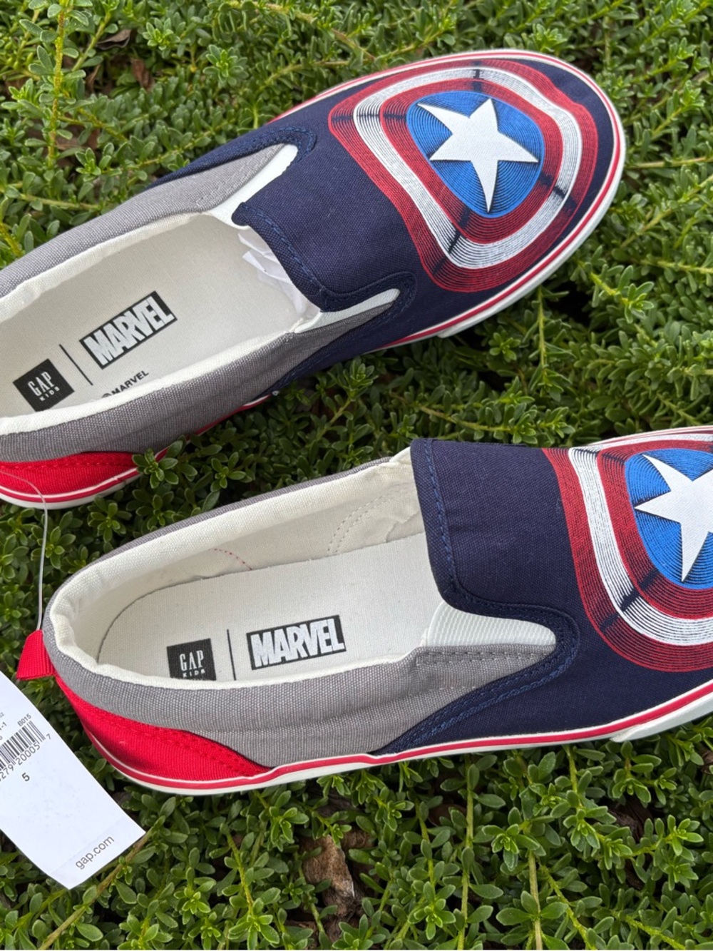 NWT✨ Marvel Captain America Slip-On Sneakers